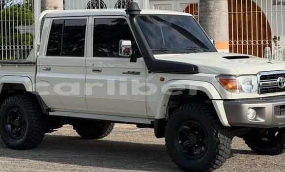 Buy Used Toyota Land Cruiser White Car in Monrovia in Montserrado County