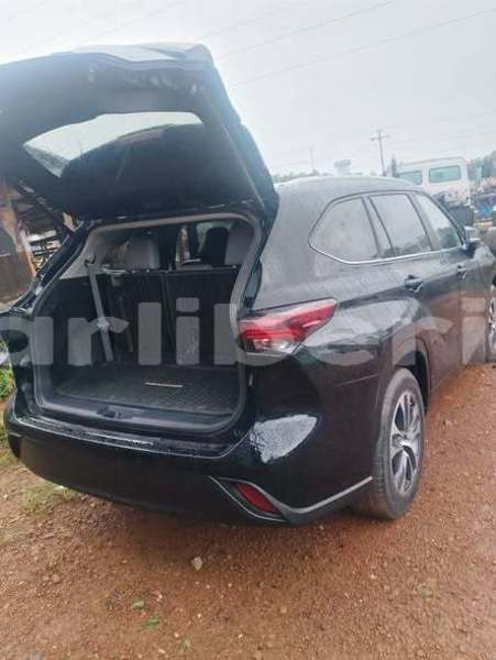 Big with watermark toyota highlander montserrado county monrovia 5213