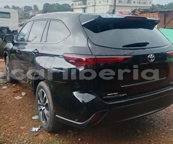 Big with watermark toyota highlander montserrado county monrovia 5213