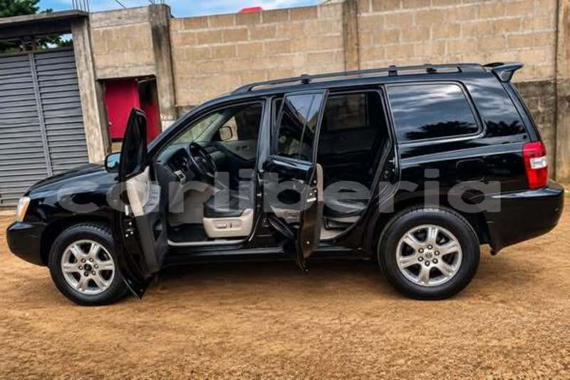 Big with watermark toyota highlander montserrado county monrovia 5214