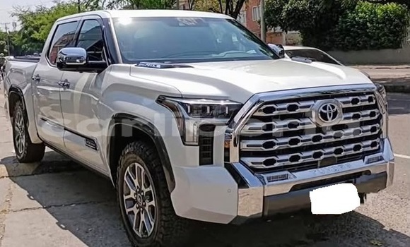 Buy Used Toyota Tundra White Car in Monrovia in Montserrado County