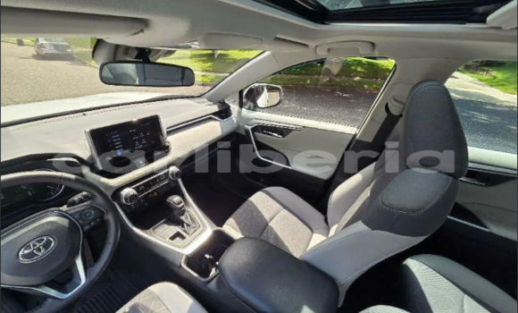 Buy Used Toyota RAV4 White Car in Cestos City in River Cess County Buy Used Toyota RAV4 White Car in Cestos City in River Cess County