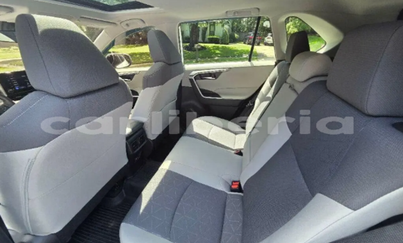 Buy Used Toyota RAV4 White Car in Cestos City in River Cess County Buy Used Toyota RAV4 White Car in Cestos City in River Cess County