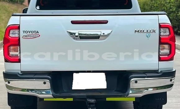 Buy Used Toyota Hilux White Car in Monrovia in Montserrado County Buy Used Toyota Hilux White Car in Monrovia in Montserrado County