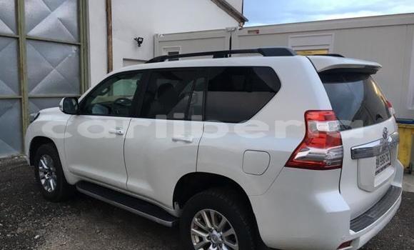 Buy Used Toyota Land Cruiser Prado White Car in Monrovia in Montserrado County Buy Used Toyota Land Cruiser Prado White Car in Monrovia in Montserrado County