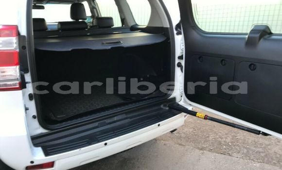 Buy Used Toyota Land Cruiser Prado White Car in Monrovia in Montserrado County Buy Used Toyota Land Cruiser Prado White Car in Monrovia in Montserrado County