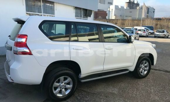 Buy Used Toyota Land Cruiser Prado White Car in Monrovia in Montserrado County Buy Used Toyota Land Cruiser Prado White Car in Monrovia in Montserrado County