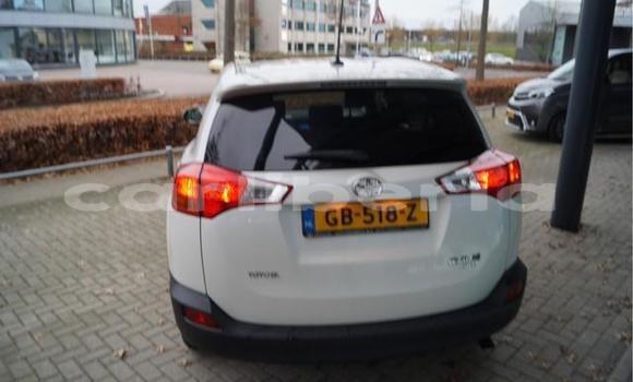Acheter Occasion Voiture Toyota RAV4 Blanc à Monrovia, Comté de Montserrado Acheter Occasion Voiture Toyota RAV4 Blanc à Monrovia, Comté de Montserrado