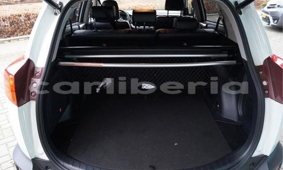 Acheter Occasion Voiture Toyota RAV4 Blanc à Monrovia, Comté de Montserrado Acheter Occasion Voiture Toyota RAV4 Blanc à Monrovia, Comté de Montserrado