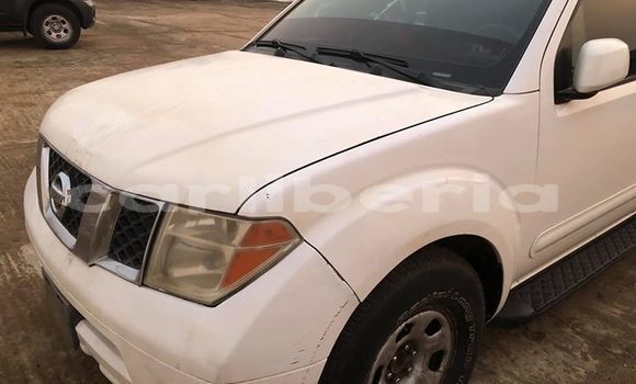 Buy Used Nissan Pathfinder White Car in Monrovia in Montserrado County Buy Used Nissan Pathfinder White Car in Monrovia in Montserrado County