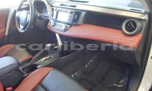 Buy Used Toyota RAV4 White Car in Monrovia in Montserrado County Buy Used Toyota RAV4 White Car in Monrovia in Montserrado County