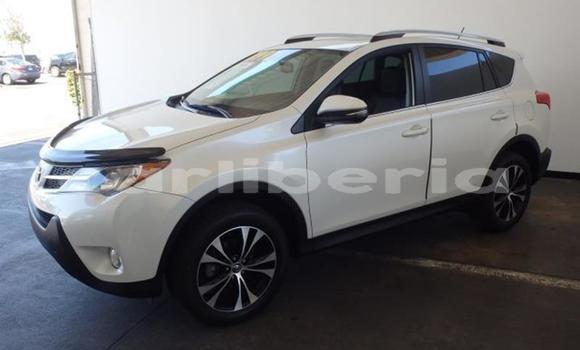 Buy Used Toyota Corolla White Car in Monrovia in Montserrado County Buy Used Toyota Corolla White Car in Monrovia in Montserrado County