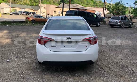 Buy Used Toyota Corolla White Car in Monrovia in Montserrado County Buy Used Toyota Corolla White Car in Monrovia in Montserrado County