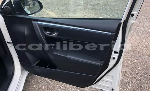 Buy Used Toyota Corolla White Car in Monrovia in Montserrado County Buy Used Toyota Corolla White Car in Monrovia in Montserrado County