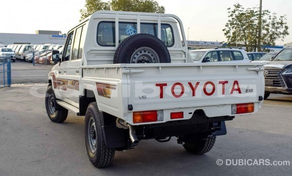 Buy Import Toyota Pickup White Car in Import - Dubai in Bomi County Buy Import Toyota Pickup White Car in Import - Dubai in Bomi County