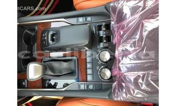 Acheter Import Voiture Lexus LX Blanc à Import - Dubai, Comté de Bomi Acheter Import Voiture Lexus LX Blanc à Import - Dubai, Comté de Bomi