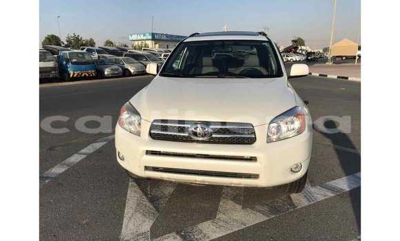 Buy Import Toyota HiAce White Truck in Import - Dubai in Bomi County