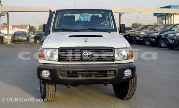 Acheter Import Voiture Toyota Land Cruiser Blanc à Import - Dubai, Comté de Bomi Acheter Import Voiture Toyota Land Cruiser Blanc à Import - Dubai, Comté de Bomi