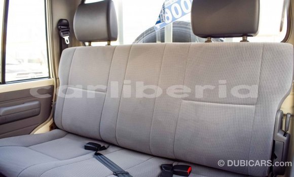 Acheter Import Voiture Toyota Land Cruiser Blanc à Import - Dubai, Comté de Bomi Acheter Import Voiture Toyota Land Cruiser Blanc à Import - Dubai, Comté de Bomi