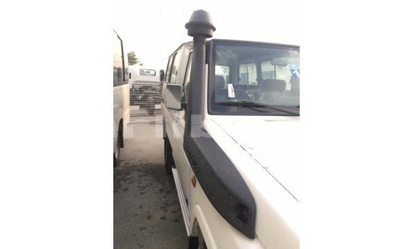 Buy Import Toyota Land Cruiser White Car in Import - Dubai in Bomi County Buy Import Toyota Land Cruiser White Car in Import - Dubai in Bomi County