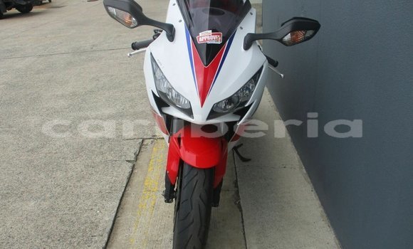 Buy Used Honda CBR 1000 RR White Bike in Barclayville in Grand Kru County Buy Used Honda CBR 1000 RR White Bike in Barclayville in Grand Kru County