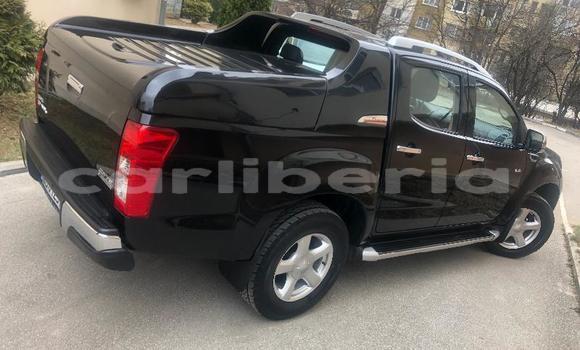 Buy Used Toyota Hilux Black Car in Barclayville in Grand Kru County Buy Used Toyota Hilux Black Car in Barclayville in Grand Kru County