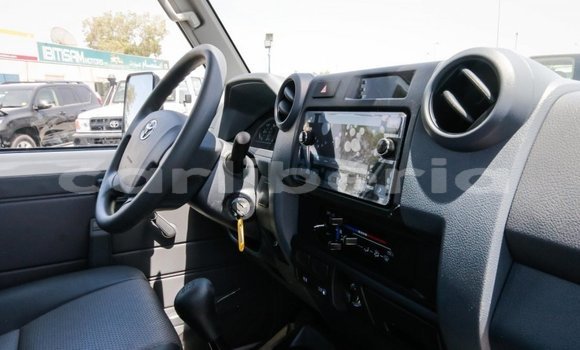 Acheter Neuf Voiture Toyota Land Cruiser Blanc à Import - Dubai, Comté de Bomi Acheter Neuf Voiture Toyota Land Cruiser Blanc à Import - Dubai, Comté de Bomi