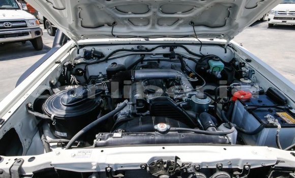 Acheter Neuf Voiture Toyota Land Cruiser Blanc à Import - Dubai, Comté de Bomi Acheter Neuf Voiture Toyota Land Cruiser Blanc à Import - Dubai, Comté de Bomi