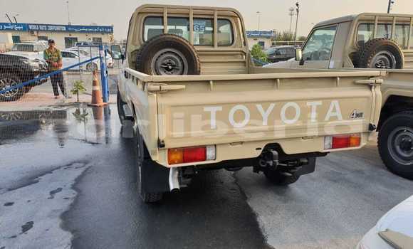 Acheter Neuf Voiture Toyota Land Cruiser Beige à Import - Dubai, Comté de Bomi Acheter Neuf Voiture Toyota Land Cruiser Beige à Import - Dubai, Comté de Bomi