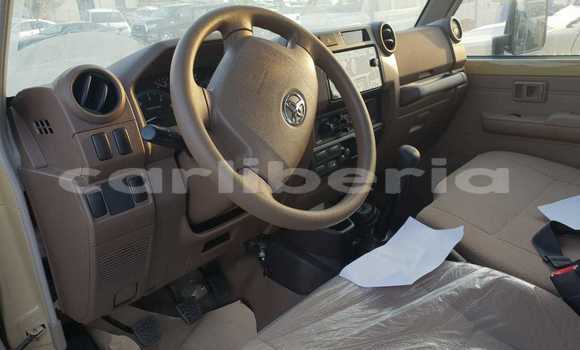 Acheter Neuf Voiture Toyota Land Cruiser Beige à Import - Dubai, Comté de Bomi Acheter Neuf Voiture Toyota Land Cruiser Beige à Import - Dubai, Comté de Bomi