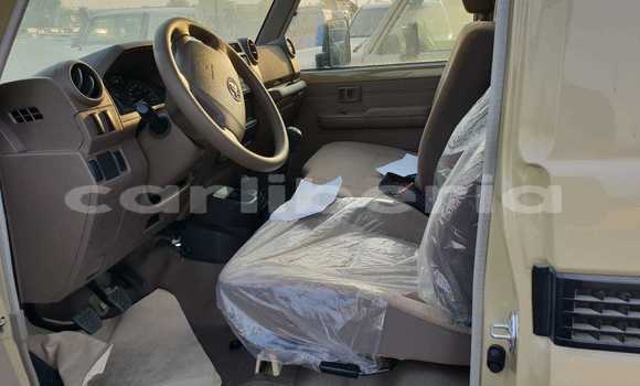 Acheter Neuf Voiture Toyota Land Cruiser Beige à Import - Dubai, Comté de Bomi Acheter Neuf Voiture Toyota Land Cruiser Beige à Import - Dubai, Comté de Bomi