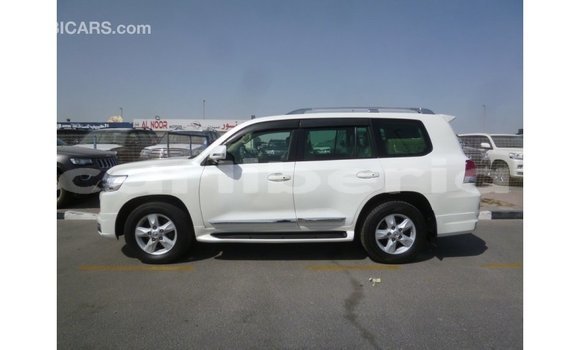 Buy Import Toyota Land Cruiser White Car in Import - Dubai in Bomi County Buy Import Toyota Land Cruiser White Car in Import - Dubai in Bomi County