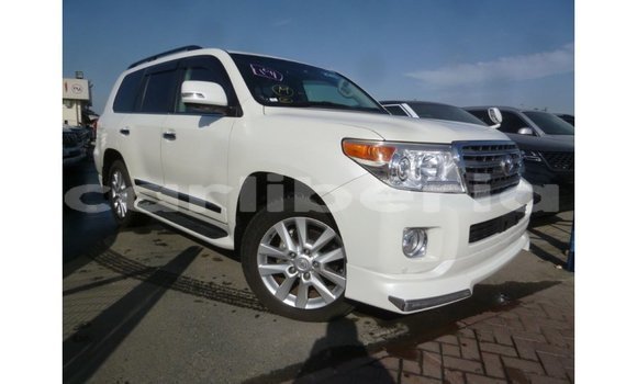 Buy Import Toyota Land Cruiser White Car in Import - Dubai in Bomi County Buy Import Toyota Land Cruiser White Car in Import - Dubai in Bomi County