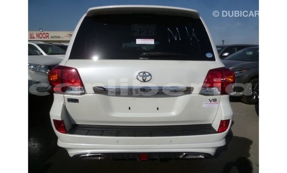 Buy Import Toyota Land Cruiser White Car in Import - Dubai in Bomi County Buy Import Toyota Land Cruiser White Car in Import - Dubai in Bomi County