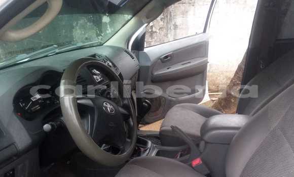 Buy Used Toyota Hilux White Car in Monrovia in Montserrado County Buy Used Toyota Hilux White Car in Monrovia in Montserrado County