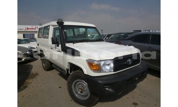 Buy Import Toyota Land Cruiser White Car in Import - Dubai in Bomi County Buy Import Toyota Land Cruiser White Car in Import - Dubai in Bomi County