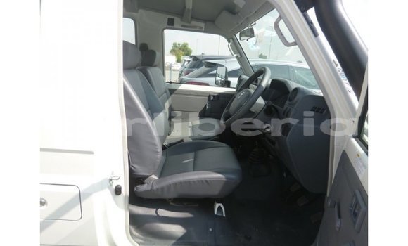 Buy Import Toyota Land Cruiser White Car in Import - Dubai in Bomi County Buy Import Toyota Land Cruiser White Car in Import - Dubai in Bomi County