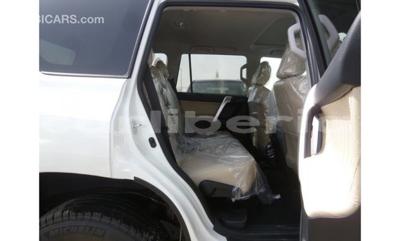 Acheter Import Voiture Toyota Prado Blanc à Import - Dubai, Comté de Bomi Acheter Import Voiture Toyota Prado Blanc à Import - Dubai, Comté de Bomi