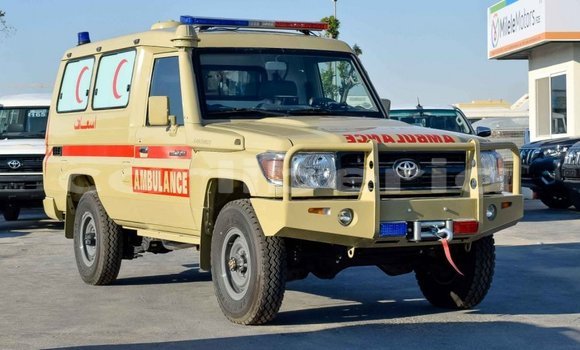 Acheter Neuf Voiture Toyota Land Cruiser Beige à Barclayville, Grand Kru County Acheter Neuf Voiture Toyota Land Cruiser Beige à Barclayville, Grand Kru County