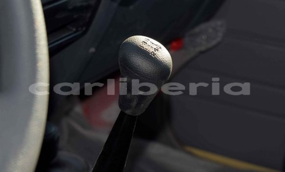 Acheter Neuf Voiture Toyota Land Cruiser Beige à Barclayville, Grand Kru County Acheter Neuf Voiture Toyota Land Cruiser Beige à Barclayville, Grand Kru County