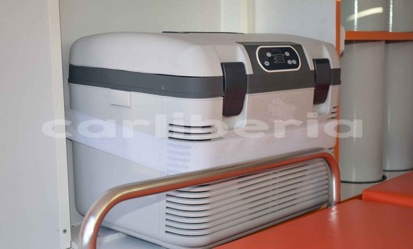 Acheter Neuf Voiture Toyota Land Cruiser Beige à Barclayville, Grand Kru County Acheter Neuf Voiture Toyota Land Cruiser Beige à Barclayville, Grand Kru County